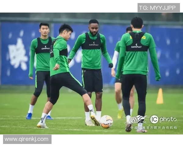 上海申鑫迎战新疆体彩全力争胜展现球队实力与拼搏精神 上海申鑫迎战新疆体彩全力争胜展现球队实力与拼搏精神