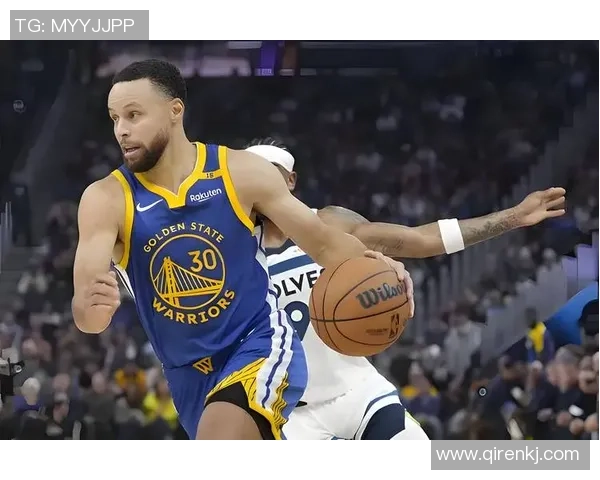 勇士与雷霆激战正酣NBA16赛季经典对决回顾与分析 勇士与雷霆激战正酣NBA16赛季经典对决回顾与分析