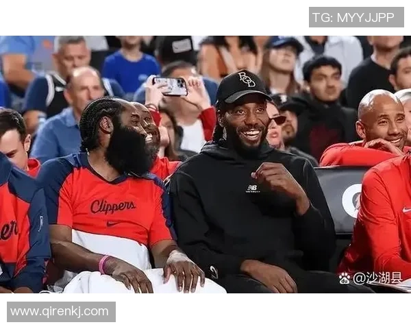 火箭队与爵士队激战正酣NBA赛场精彩对决引人瞩目 火箭队与爵士队激战正酣NBA赛场精彩对决引人瞩目